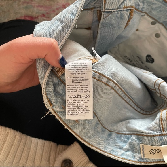 The Curvy Perfect Vintage Jean- Light Wash - Picture 7 of 11